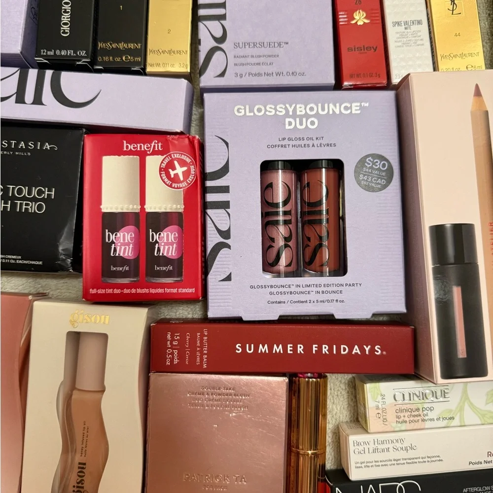 NWT Luxe Makeup Collection - Picture 3 of 4